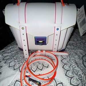 Michael Kors
Manhattan leather handbag
Never worn, with tag
White, Leather